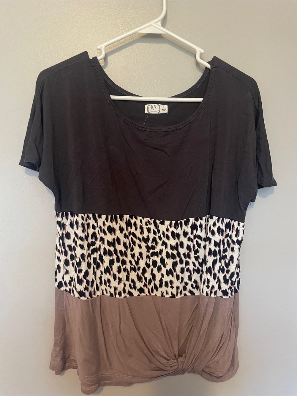 Women’s Colorblock Short Sleeve Tee with Leopard Panel